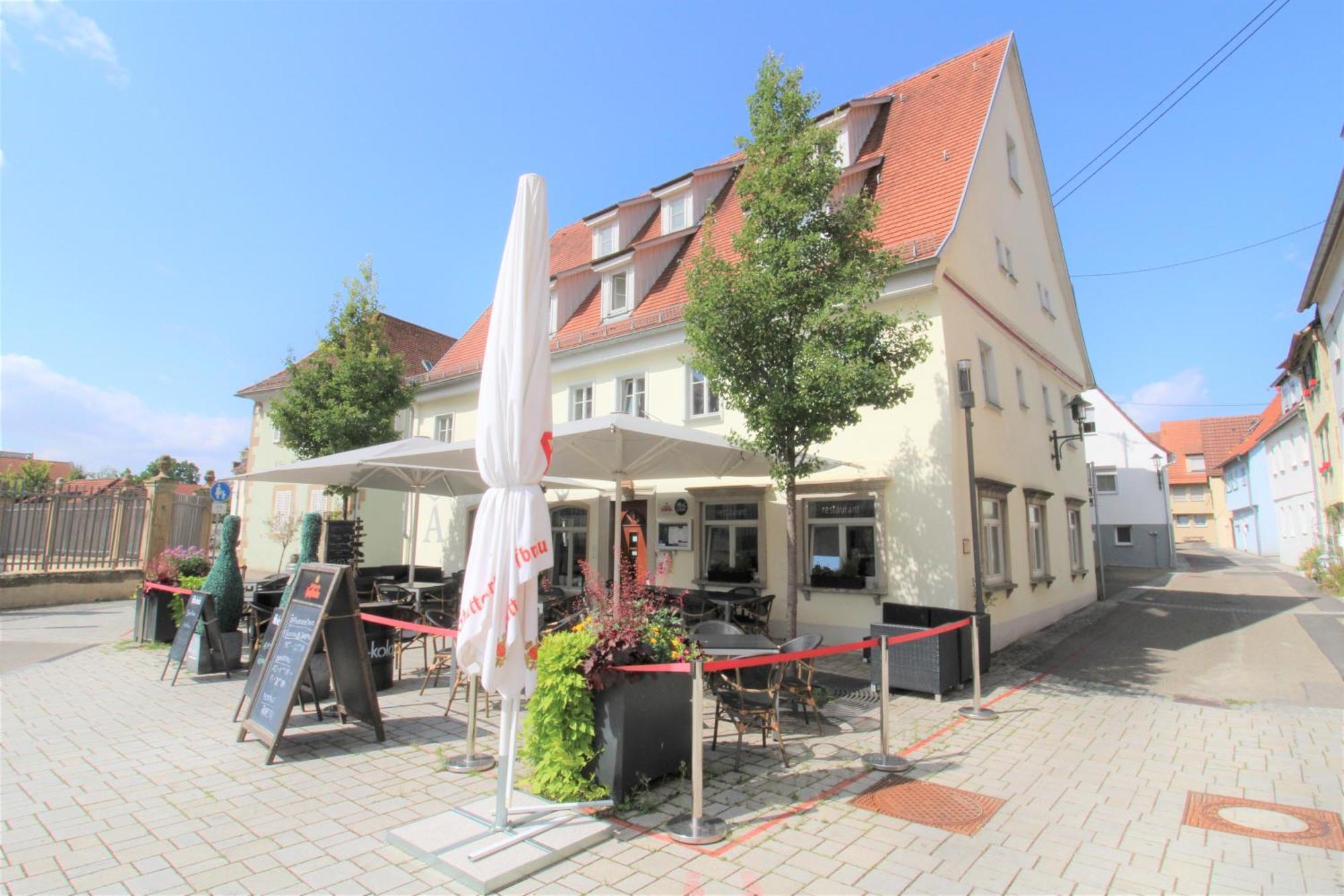 Hotel Adler Am Schloss Bonnigheim Bagian luar foto